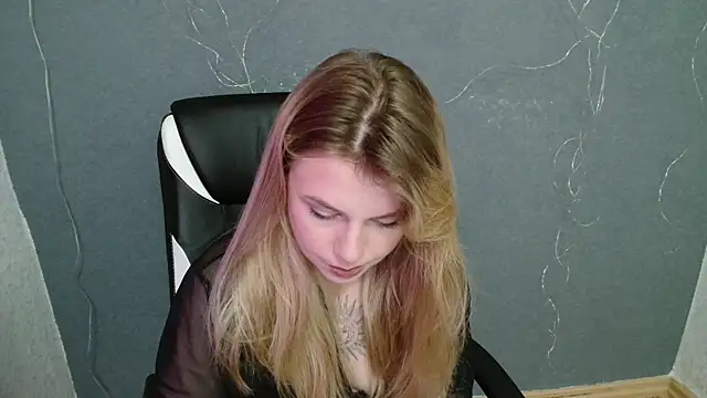 AngelicaHollywood online show from 23, 11, 2025