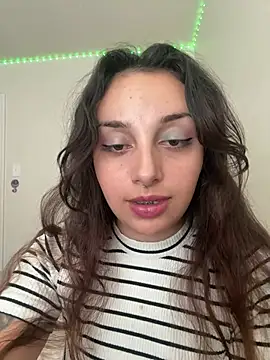 Snapshot of CharmingMaddie chatting on 3, 7, 2026 CharmingMaddie online show from 3, 7, 2026