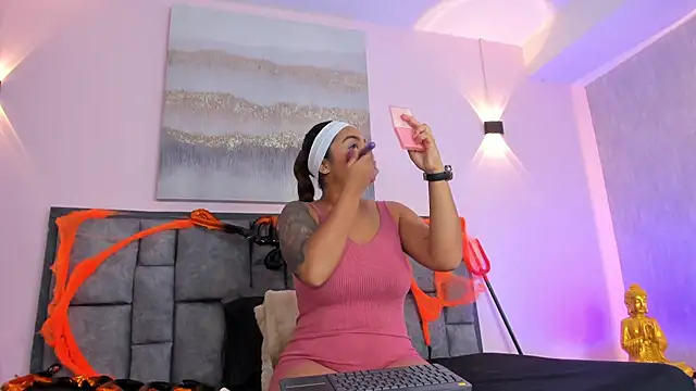 CrisstalStwart online show from 28, 10, 2025