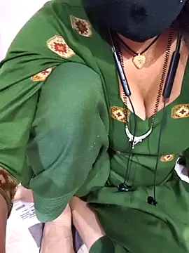 Snapshot of Love-pari077 chatting on 18, 1, 2026 Love-pari077 online show from 18, 1, 2026