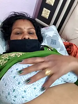 Snapshot of Love-pari077 chatting on 1, 3, 2026 Love-pari077 online show from 1, 3, 2026