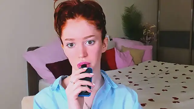 Snapshot of ChristinaConteeree chatting on 4, 5, 2026 ChristinaConteeree online show from 4, 5, 2026