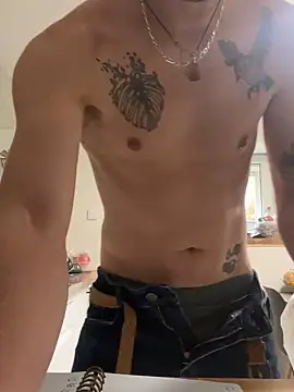 Snapshot of charl-5 chatting on 20, 10, 2025 charl-5 online show from 20, 10, 2025