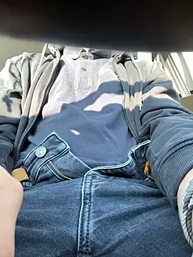 Snapshot of charl-5 chatting on 15, 12, 2025 charl-5 online show from 15, 12, 2025