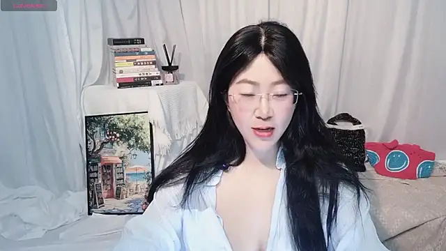 Snapshot of Emmaq996 chatting on 21, 3, 2026 Emmaq996 online show from 21, 3, 2026