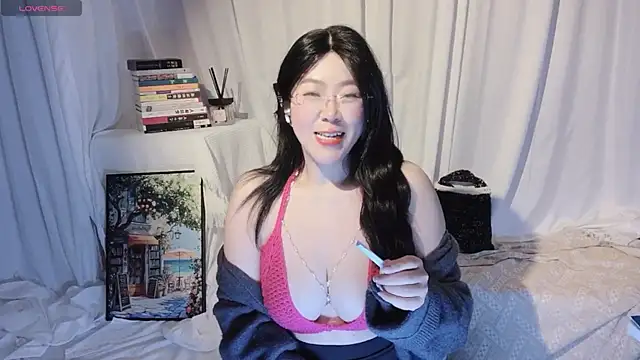 Snapshot of Emmaq996 chatting on 21, 3, 2026 Emmaq996 online show from 21, 3, 2026