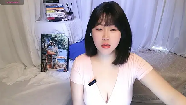 Snapshot of Emmaq996 chatting on 28, 3, 2026 Emmaq996 online show from 28, 3, 2026