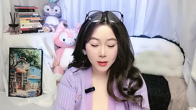 Snapshot of Emmaq996 chatting on 3, 4, 2026 Emmaq996 online show from 3, 4, 2026