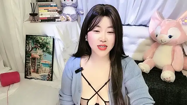 Snapshot of Emmaq996 chatting on 9, 4, 2026 Emmaq996 online show from 9, 4, 2026