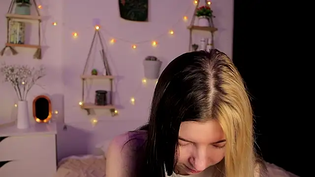 EmmieBlade online show from 21, 10, 2025