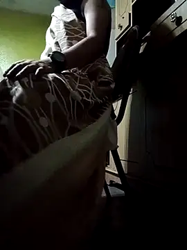 Snapshot of thekinglizard chatting on 29, 11, 2025 thekinglizard online show from 29, 11, 2025