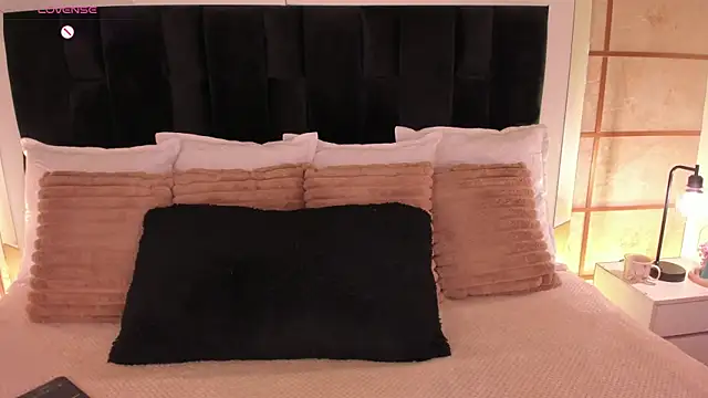 GretaVelvet online show from 11, 4, 2026