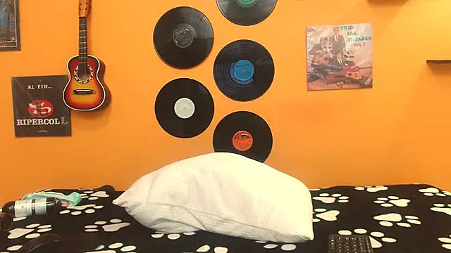 meisevil77 online show from 28, 9, 2025