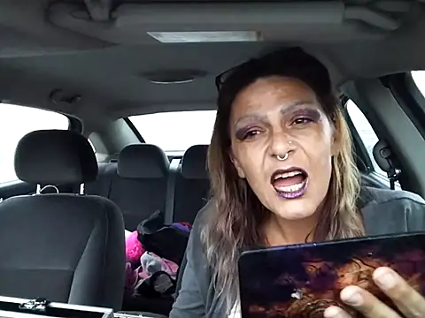 Snapshot of SparklesB1tch chatting on 20, 11, 2025 SparklesB1tch online show from 20, 11, 2025