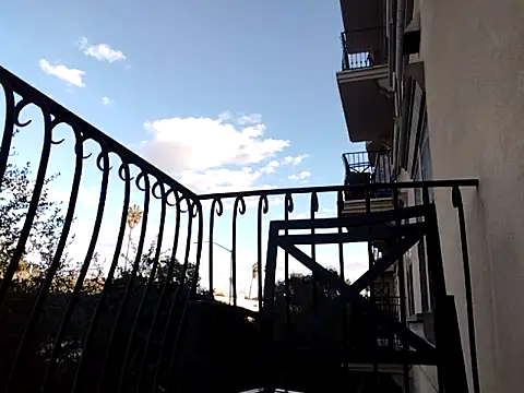 Snapshot of SparklesB1tch chatting on 22, 11, 2025 SparklesB1tch online show from 22, 11, 2025