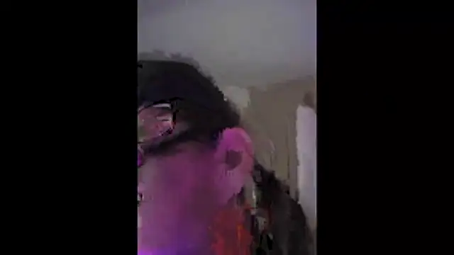 Snapshot of SparklesB1tch chatting on 31, 3, 2026 SparklesB1tch online show from 31, 3, 2026