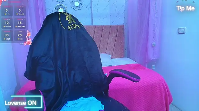 mia  thomson  online show from 18, 4, 2026