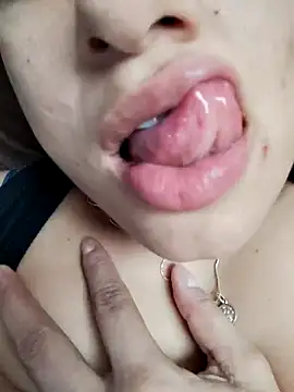 Snapshot of Angels_tomsop chatting on 9, 10, 2025 Angels tomsop online show from 9, 10, 2025