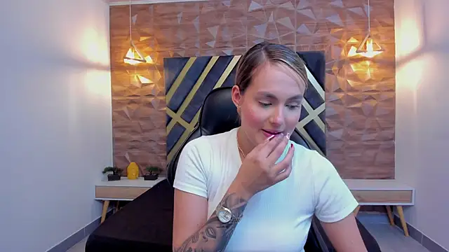 Emmaa white  online show from 9, 1, 2026