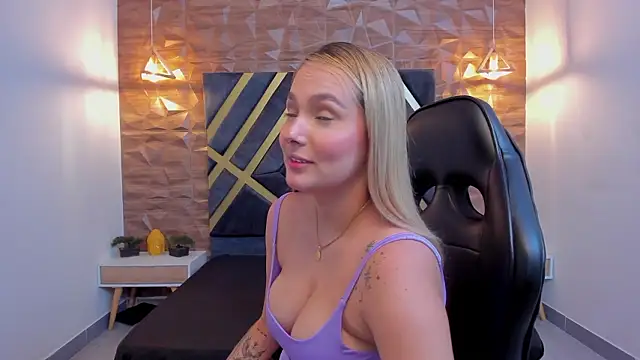 Emmaa white  online show from 17, 1, 2026