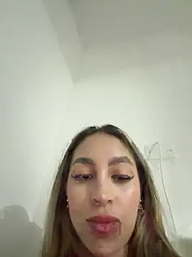 Snapshot of shannel_moss__ chatting on 11, 4, 2026 shannel moss online show from 11, 4, 2026