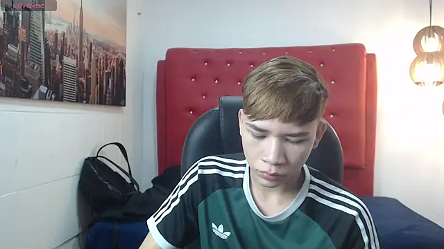 Snapshot of nathanclay chatting on 5, 12, 2025 nathanclay online show from 5, 12, 2025