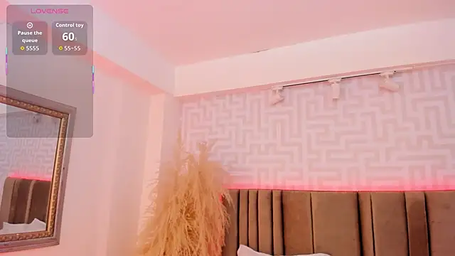 Snapshot of naishaa_ chatting on 15, 5, 2026 naishaa online show from 15, 5, 2026