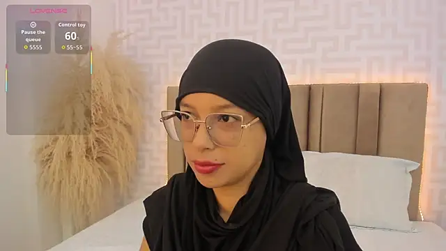 Snapshot of naishaa_ chatting on 21, 5, 2026 naishaa online show from 21, 5, 2026