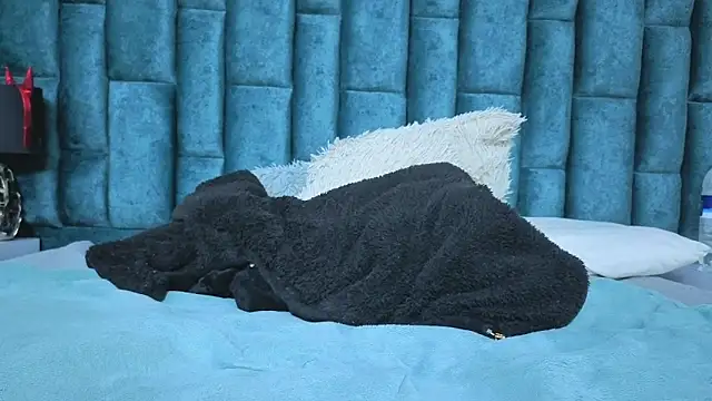 Emma Foxi online show from 2, 4, 2026