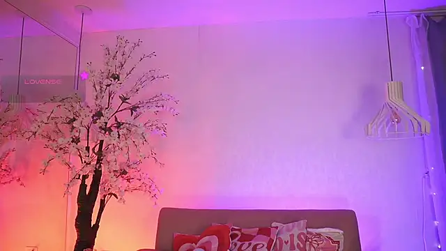 JadeSummerr online show from 7, 4, 2026