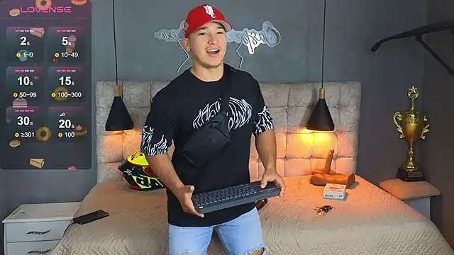 Snapshot of Horny_nick18 chatting on 20, 12, 2025 Horny nick18 online show from 20, 12, 2025