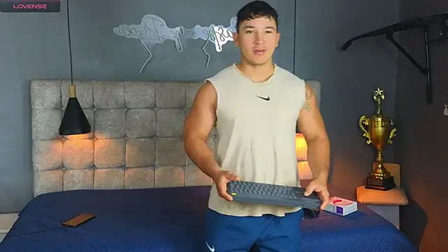 Snapshot of Horny_nick18 chatting on 7, 1, 2026 Horny nick18 online show from 7, 1, 2026