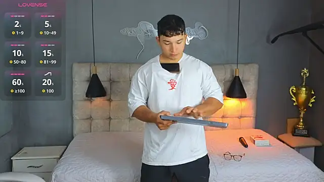 Snapshot of Horny_nick18 chatting on 14, 1, 2026 Horny nick18 online show from 14, 1, 2026