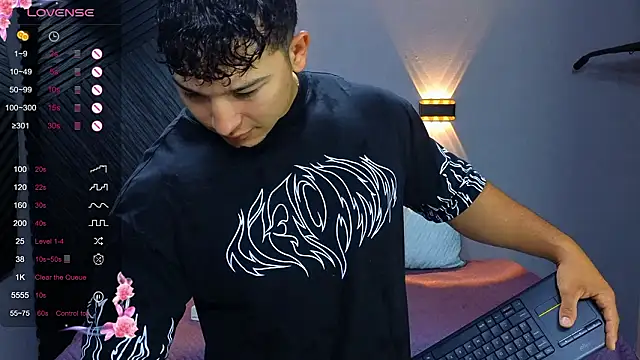 Snapshot of Horny_nick18 chatting on 13, 2, 2026 Horny nick18 online show from 13, 2, 2026