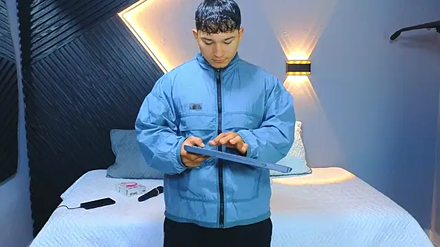 Snapshot of Horny_nick18 chatting on 14, 2, 2026 Horny nick18 online show from 14, 2, 2026