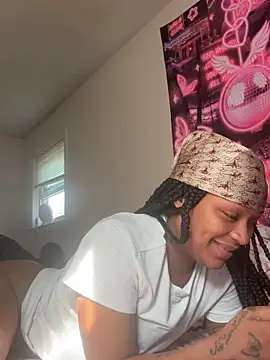 PrettyBabriexox online show from 16, 4, 2026