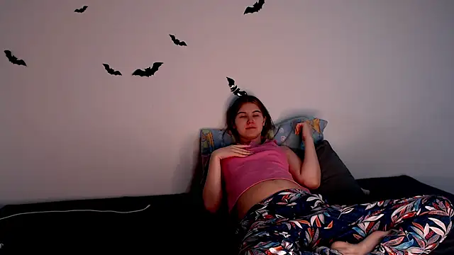 litle owl online show from 3, 11, 2025