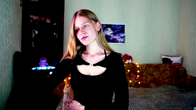 Snapshot of Luntryy chatting on 3, 10, 2025 Luntryy online show from 3, 10, 2025