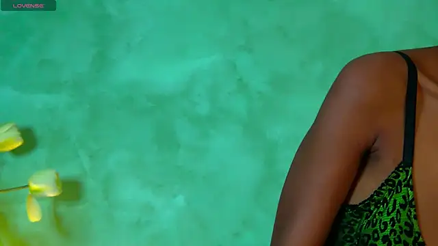 Snapshot of Izzie_Sugar chatting on 15, 10, 2025 Izzie Sugar online show from 15, 10, 2025