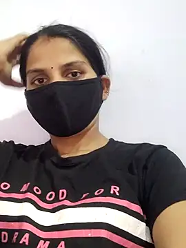 Snapshot of poojam93 chatting on 28, 9, 2025 poojam93 online show from 28, 9, 2025