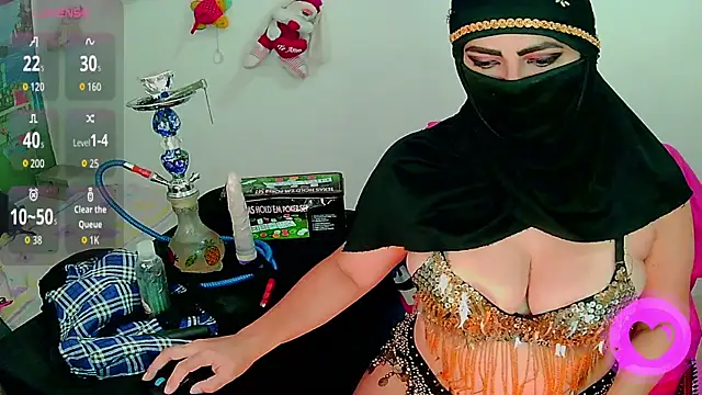 Snapshot of SultanaLayla chatting on 7, 5, 2026 SultanaLayla online show from 7, 5, 2026