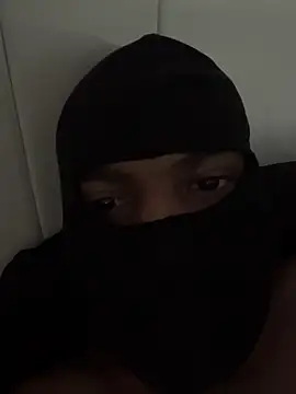 Snapshot of metissebmlongue chatting on 8, 9, 2025 metissebmlongue online show from 8, 9, 2025