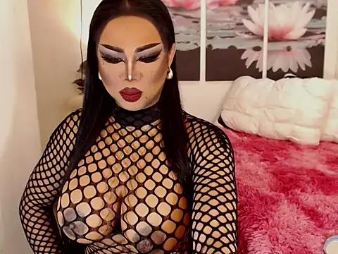 Snapshot of TRANSLUNAA chatting on 22, 9, 2025 TRANSLUNAA online show from 22, 9, 2025