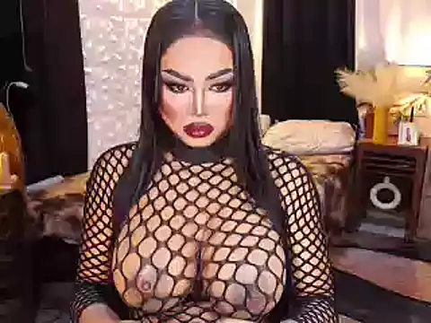 Snapshot of TRANSLUNAA chatting on 19, 10, 2025 TRANSLUNAA online show from 19, 10, 2025