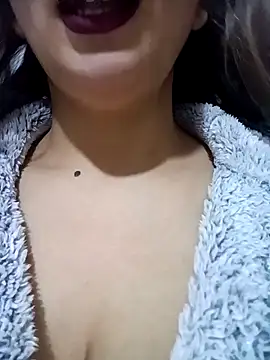 Snapshot of LINA-DALOUA chatting on 6, 1, 2026 LINA-DALOUA online show from 6, 1, 2026