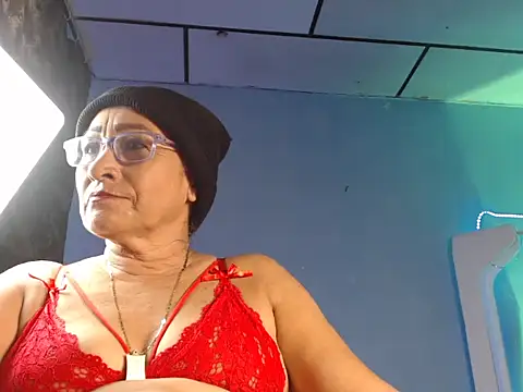 maggi hotsson online show from 4, 11, 2025