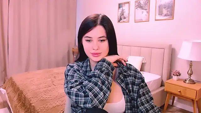 lil angel  online show from 20, 2, 2026