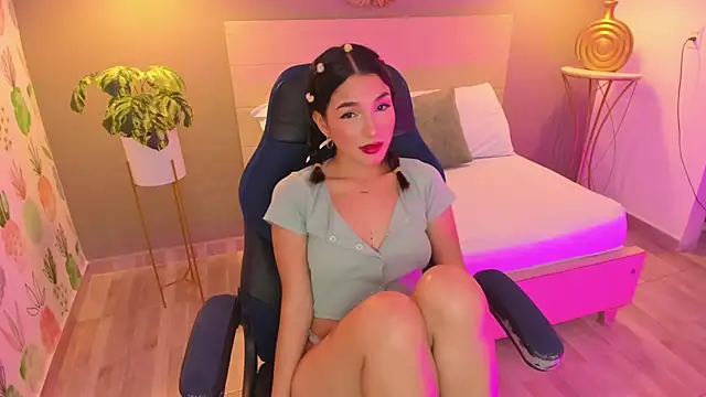 Snapshot of luma_sky_ chatting on 5, 10, 2025 luma sky online show from 5, 10, 2025