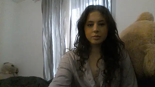 Snapshot of laylabliss chatting on 10, 10, 2025 laylabliss online show from 10, 10, 2025