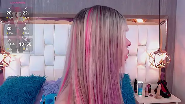 Foxxy Doll online show from 13, 1, 2026